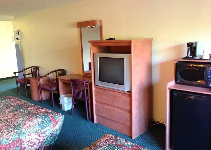 And Hotel 2*