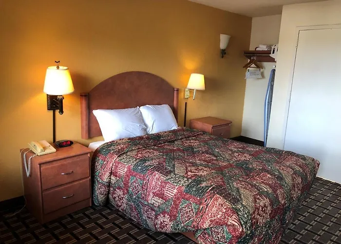 Hotel And 2*
